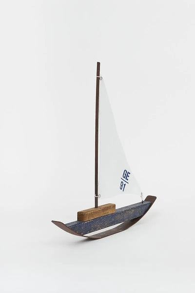 Batela Velero de madera y metal en tonos azules y óxido