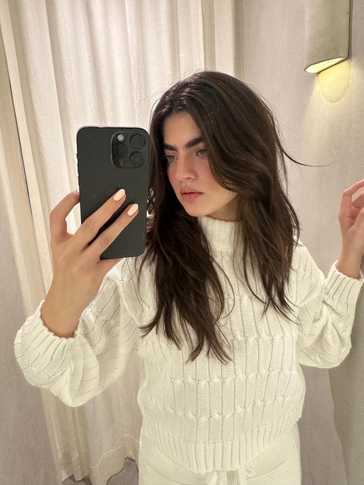 Camille Finland White Turtle Neck Sweater En línea