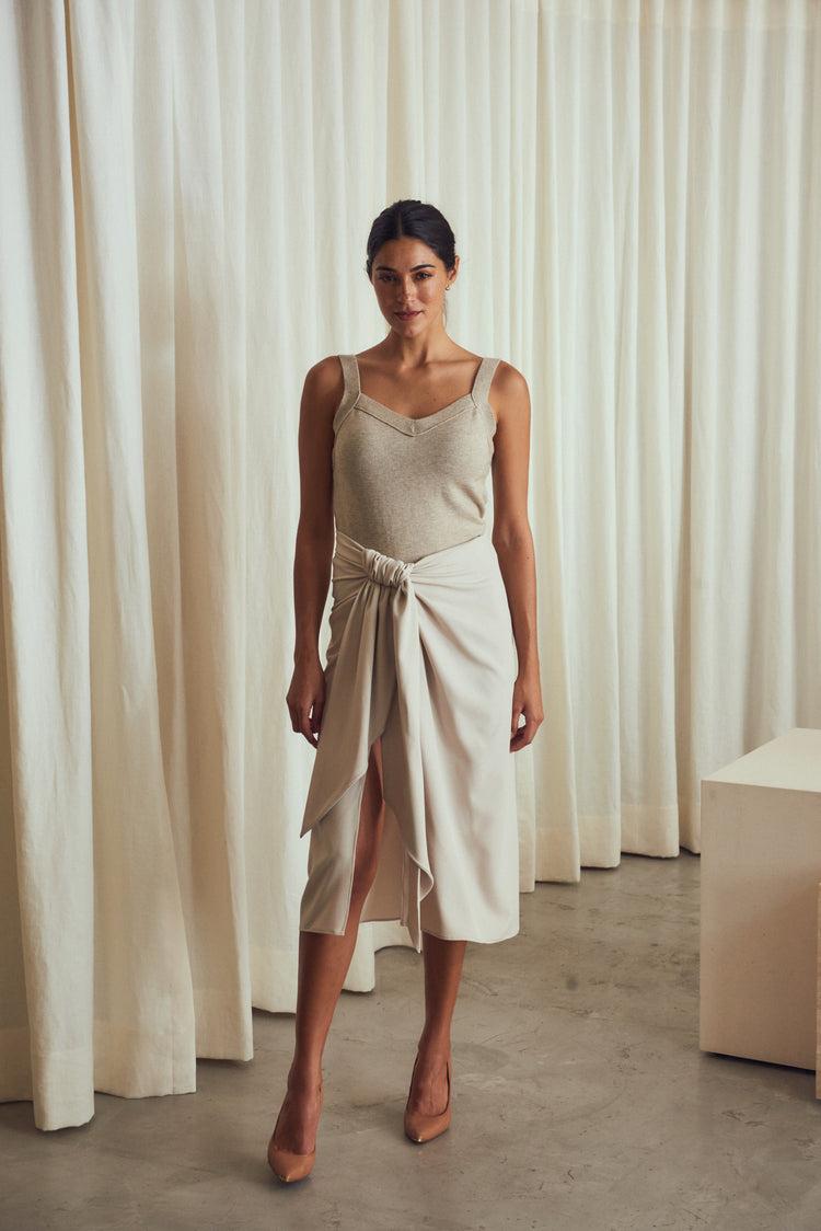 Camille Paris Taupe Skirt Envío gratis