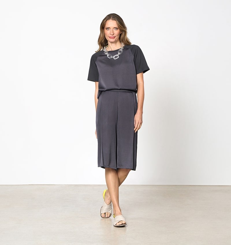 Chie mihara BERMUDAS PANDA GRIS Última moda