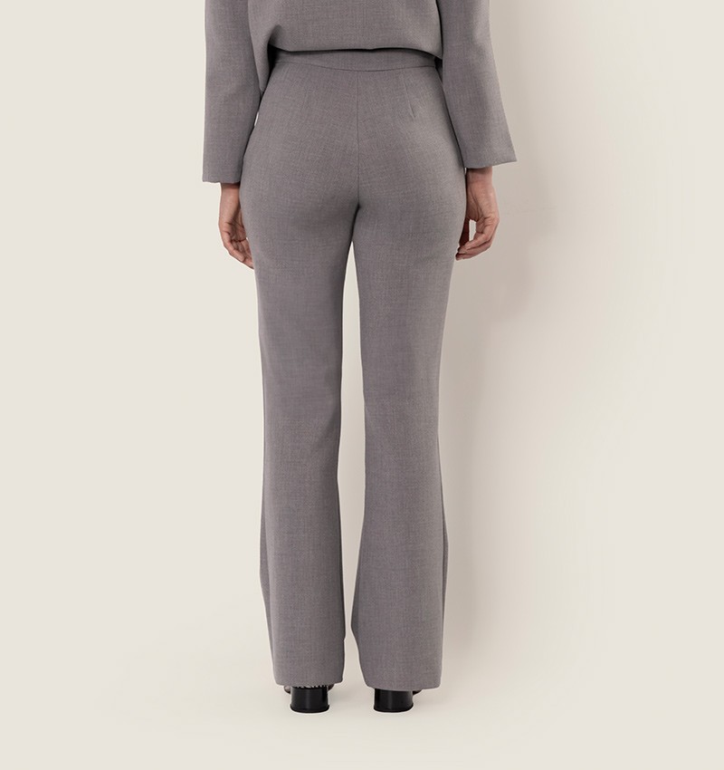 Chie mihara PANTALON PATRI GRIS En oferta