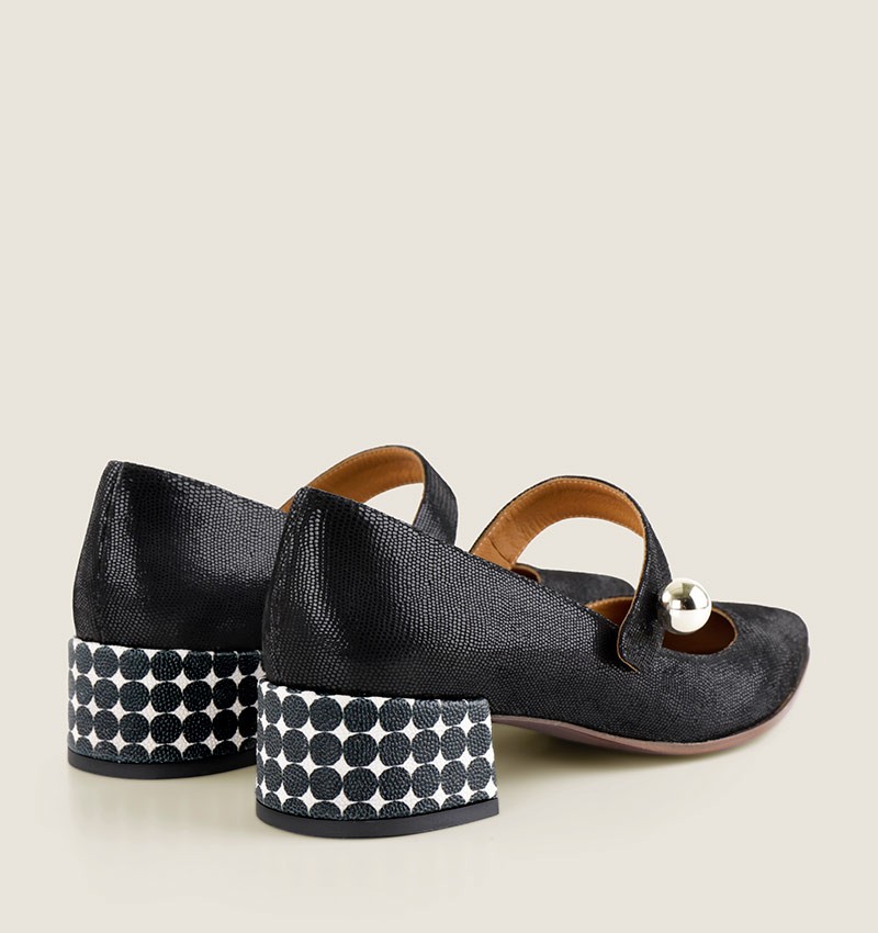 Chie mihara JAKAR BLACK En oferta