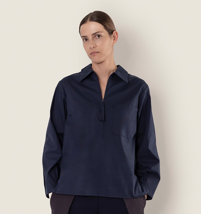 Chie mihara CAMISA BLANCHE AZUL MARINO Promoción trimestral