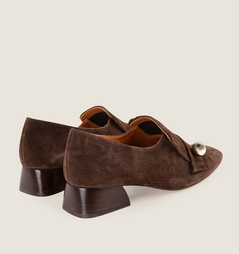 Chie mihara HELLIN BROWN Ahorra y exporta