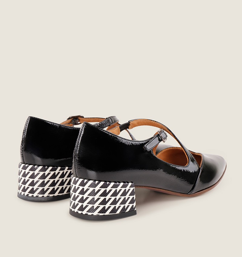 Chie mihara JARENYO BLACK En oferta