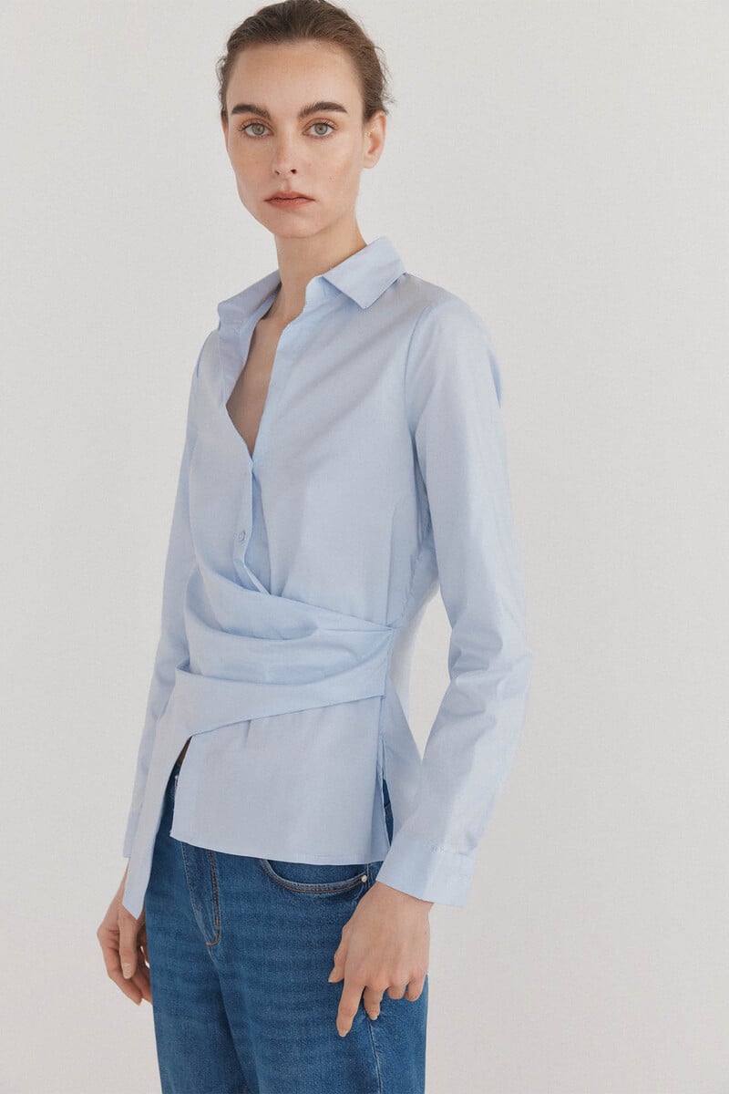 Cortefiel Camisa de cuello solapa con escote pico Solo hoy