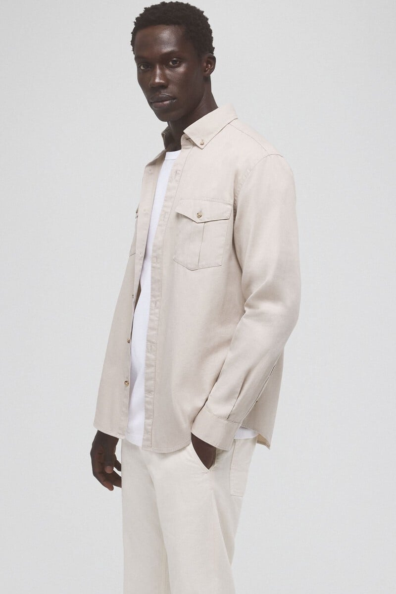 Cortefiel Camisa gabardina lisa dos bolsillos Tienda