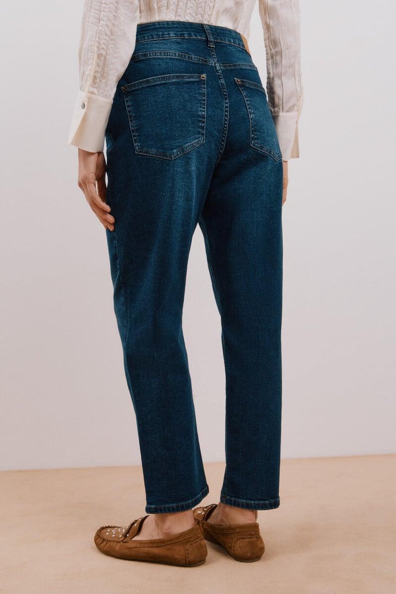 Cortefiel Jeans Mom Ahorra y exporta