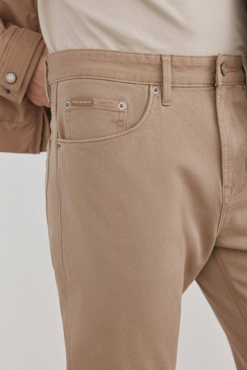Cortefiel Pantalón 5 bolsillos color premium flex slim fit ÚLTIMAS EDICIONES
