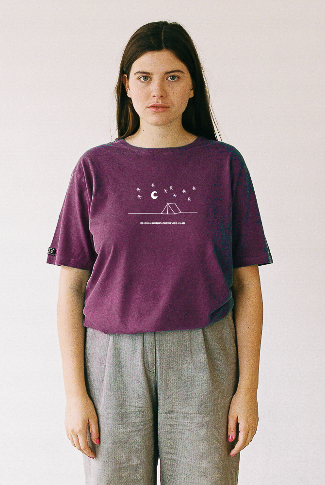 Iaios Camiseta morada - Quan dormo Grandes descuentos