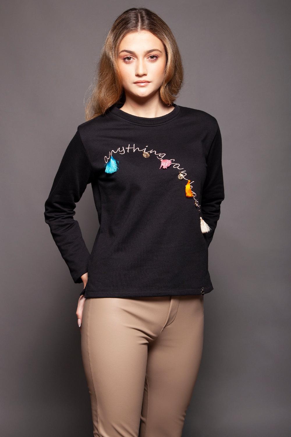 lolitas&l Camiseta negra frase bordada y pompones Lolitas&L Venta caliente