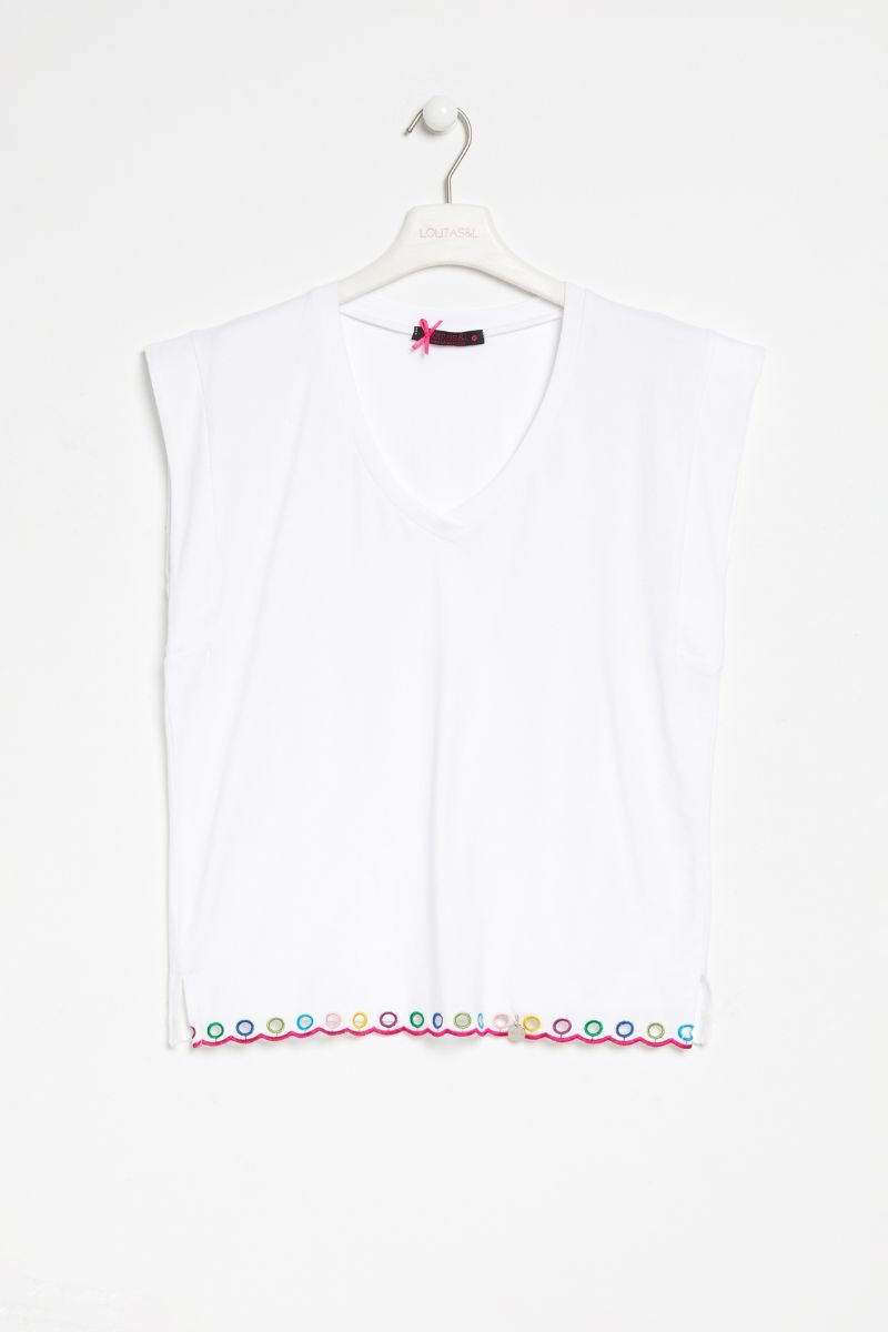 lolitas&l Camiseta blanca escote pico con bordado multicolor en contorno Lolitas&L Tienda