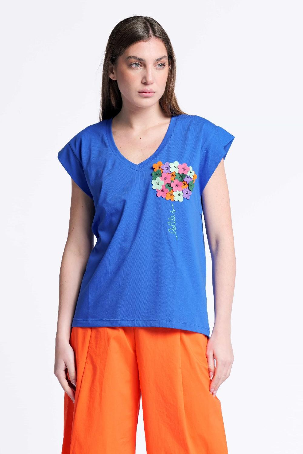 lolitas&l Camiseta azul bordada con aplicacion flor escote pico Lolitas&L Rebajas top