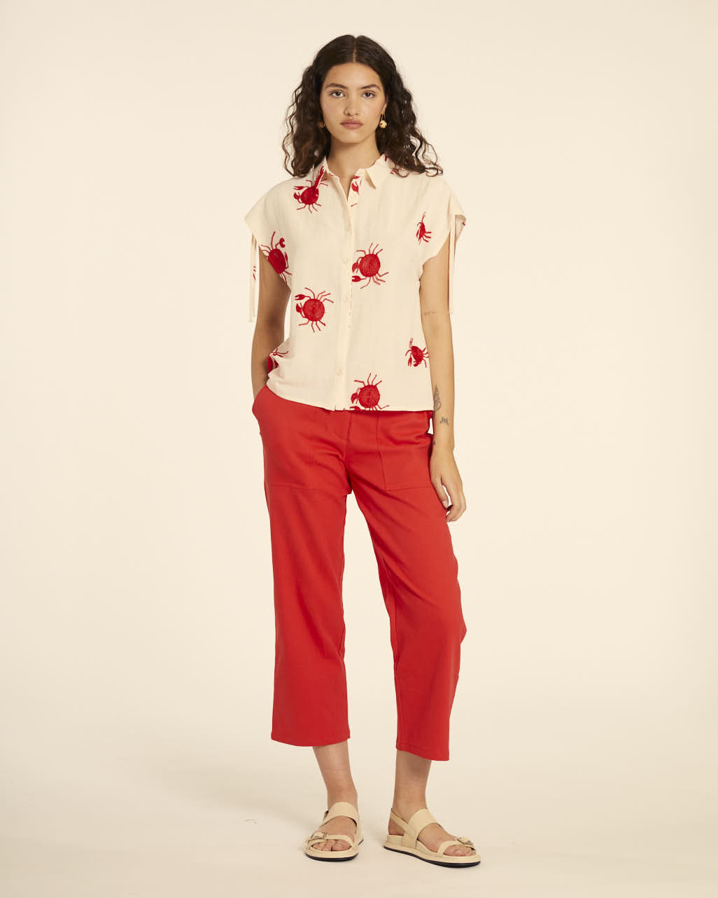 pepaloves CAMISA BORDADO CANGREJOS CREMA Promoción por tiempo limitado