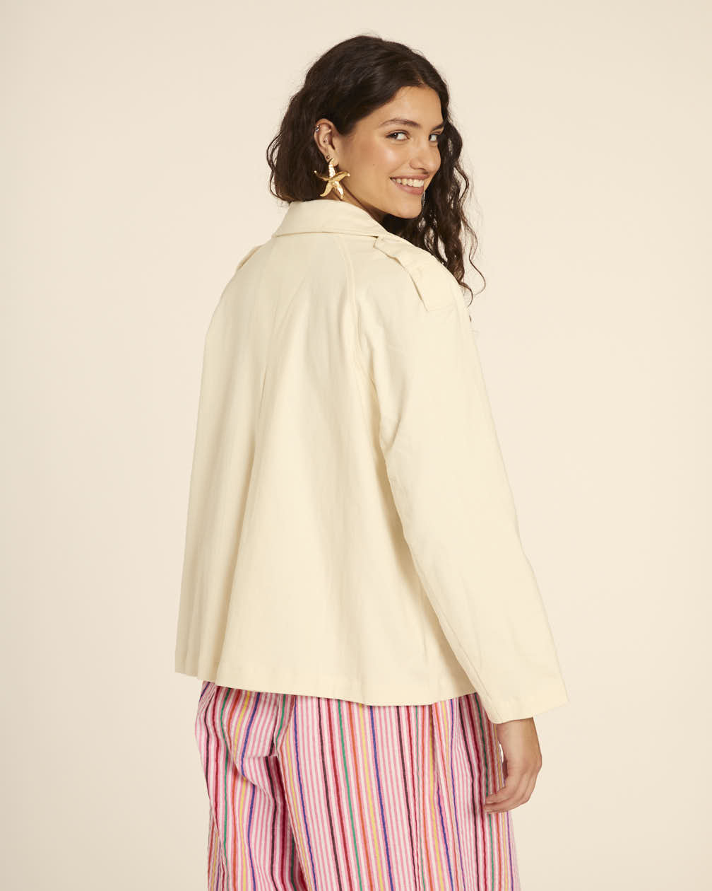 pepaloves TRENCH CORTO CANVAS CREMA Última moda