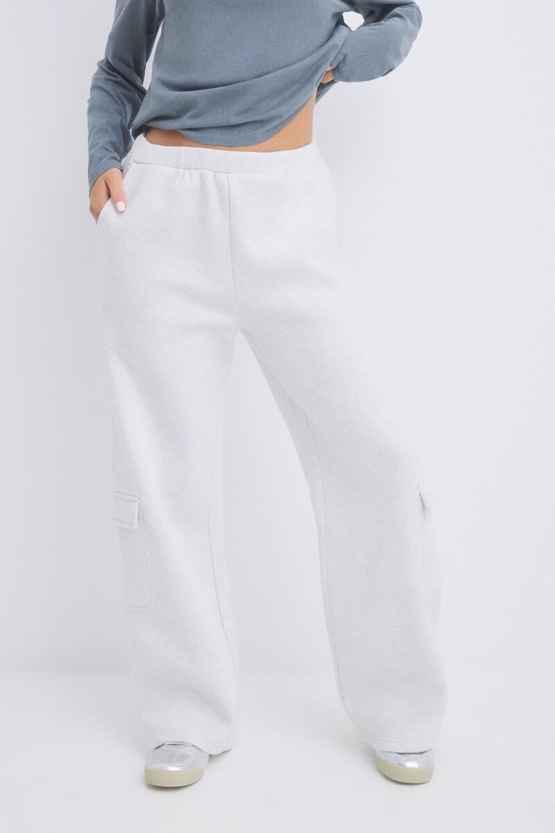 women'secret Pantalón flare cargo felpa gris Rebajas top