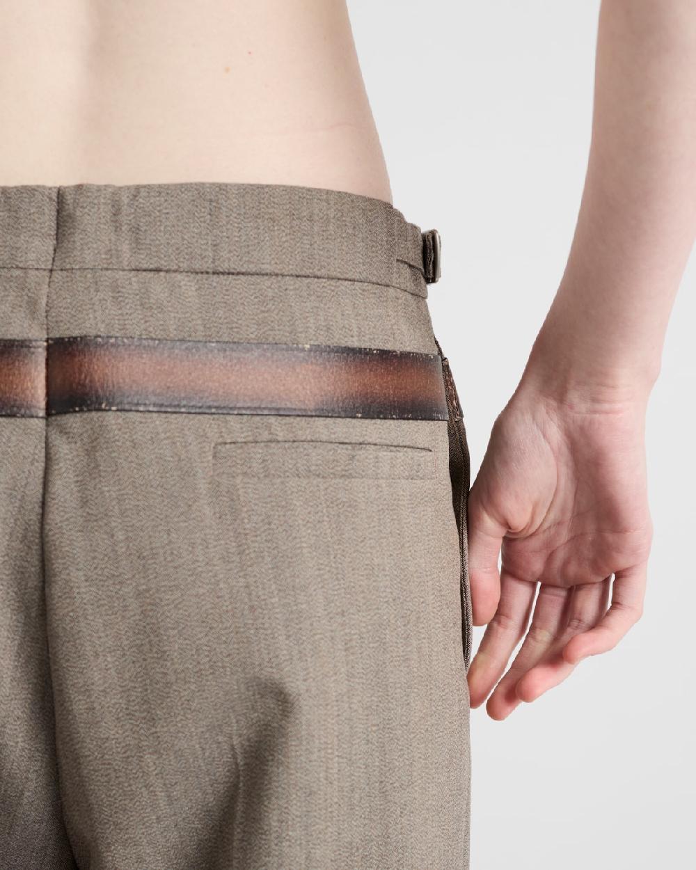 Prada Pantalones de lana técnica con cinturón estampado Outlet