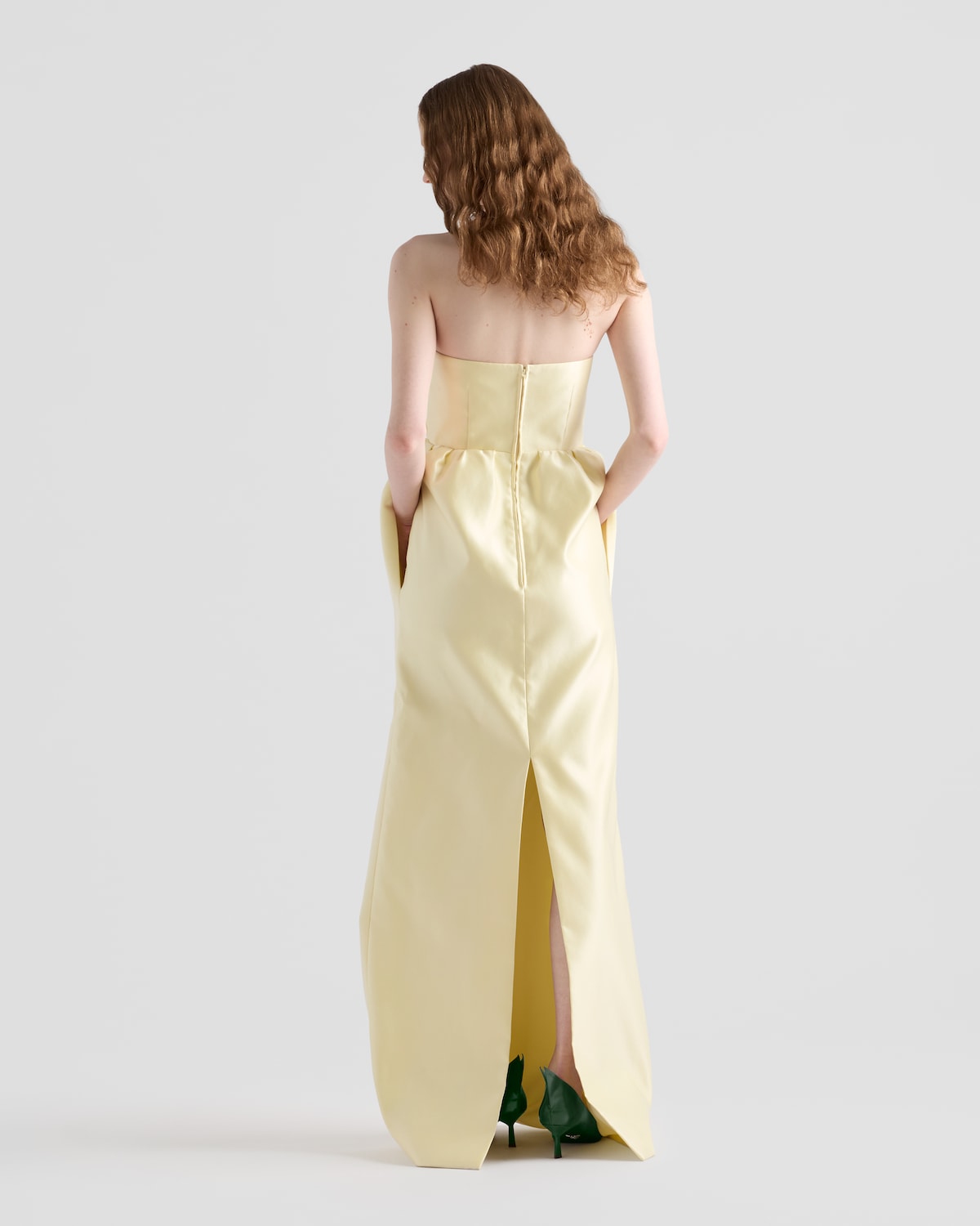 Prada Vestido largo en tejido doble de satén Venta caliente