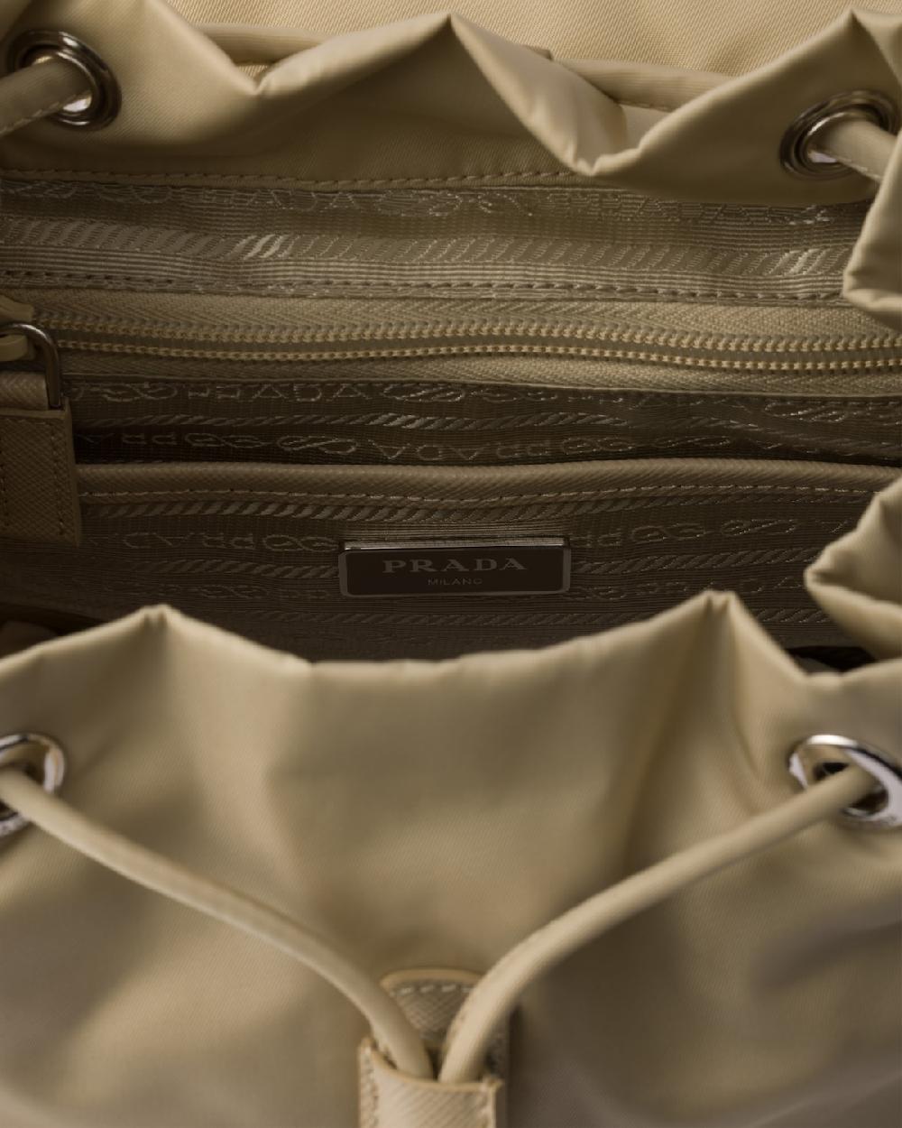 Prada Mochila pequeña de Re-Nylon Último día