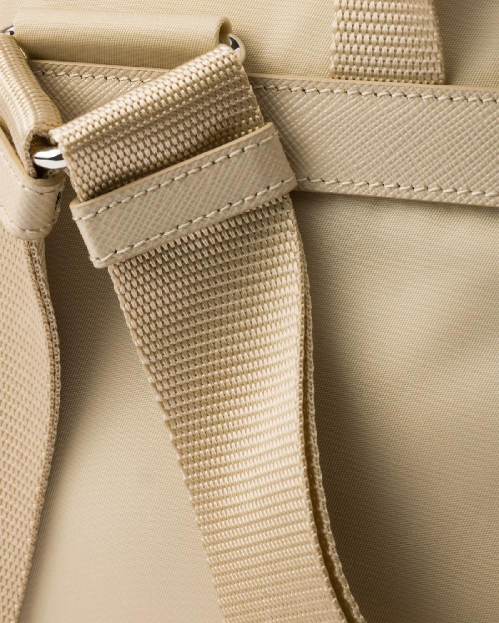 Prada Mochila pequeña de Re-Nylon Último día