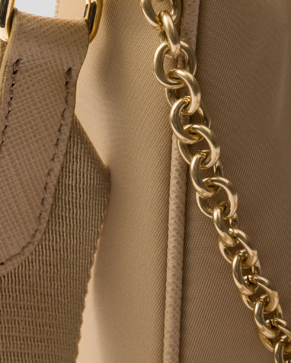 Prada Bolso de Re-Nylon Prada Re-Edition 2005 Solo queda un día