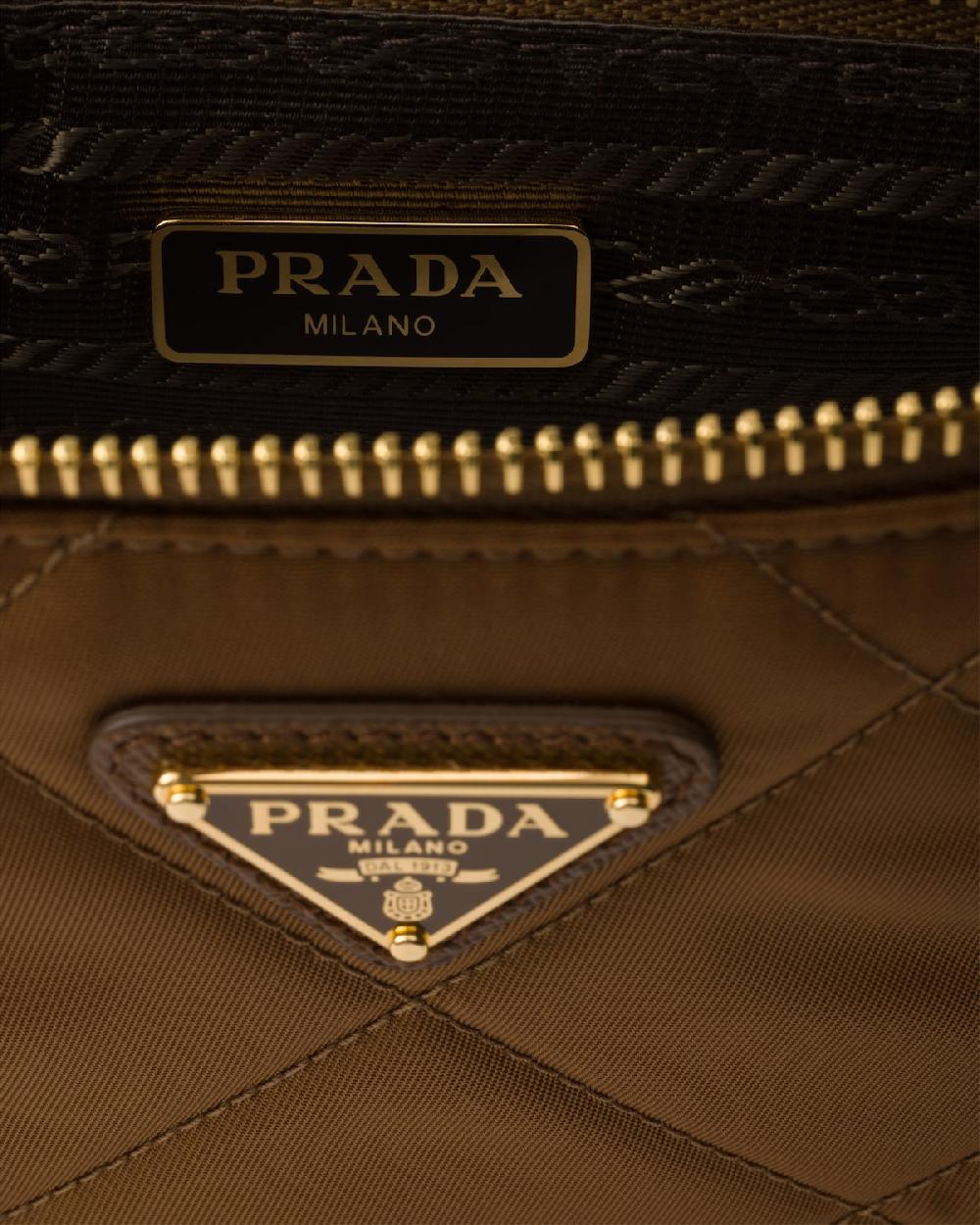 Prada Pouch Prada Re-Edition 1995 Chaîne de Re-Nylon Devoluciones gratuitas