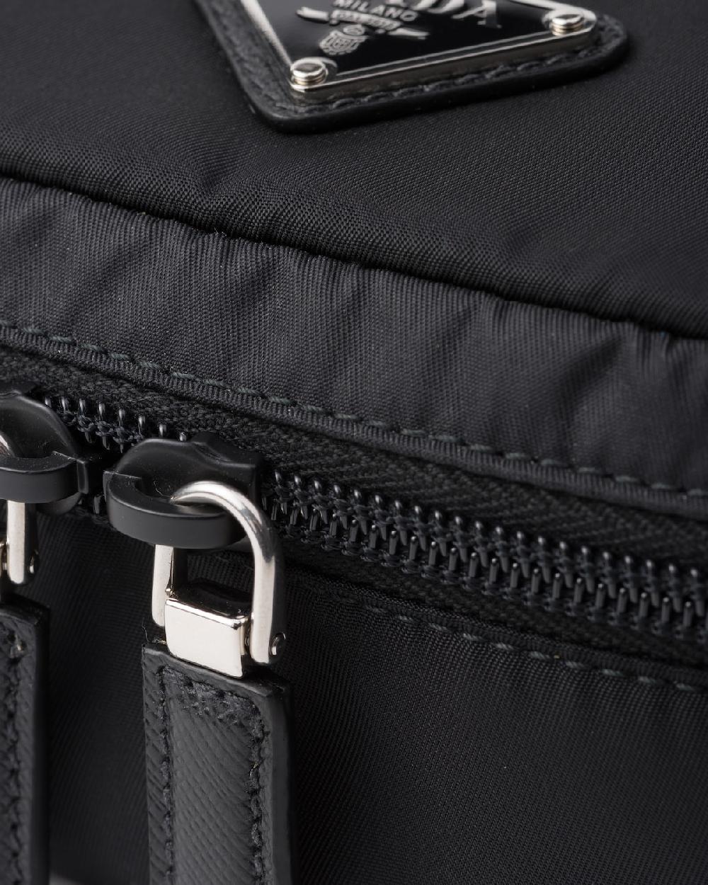Prada Pouch pequeño de Re-Nylon con cremallera Rebajas de fábrica