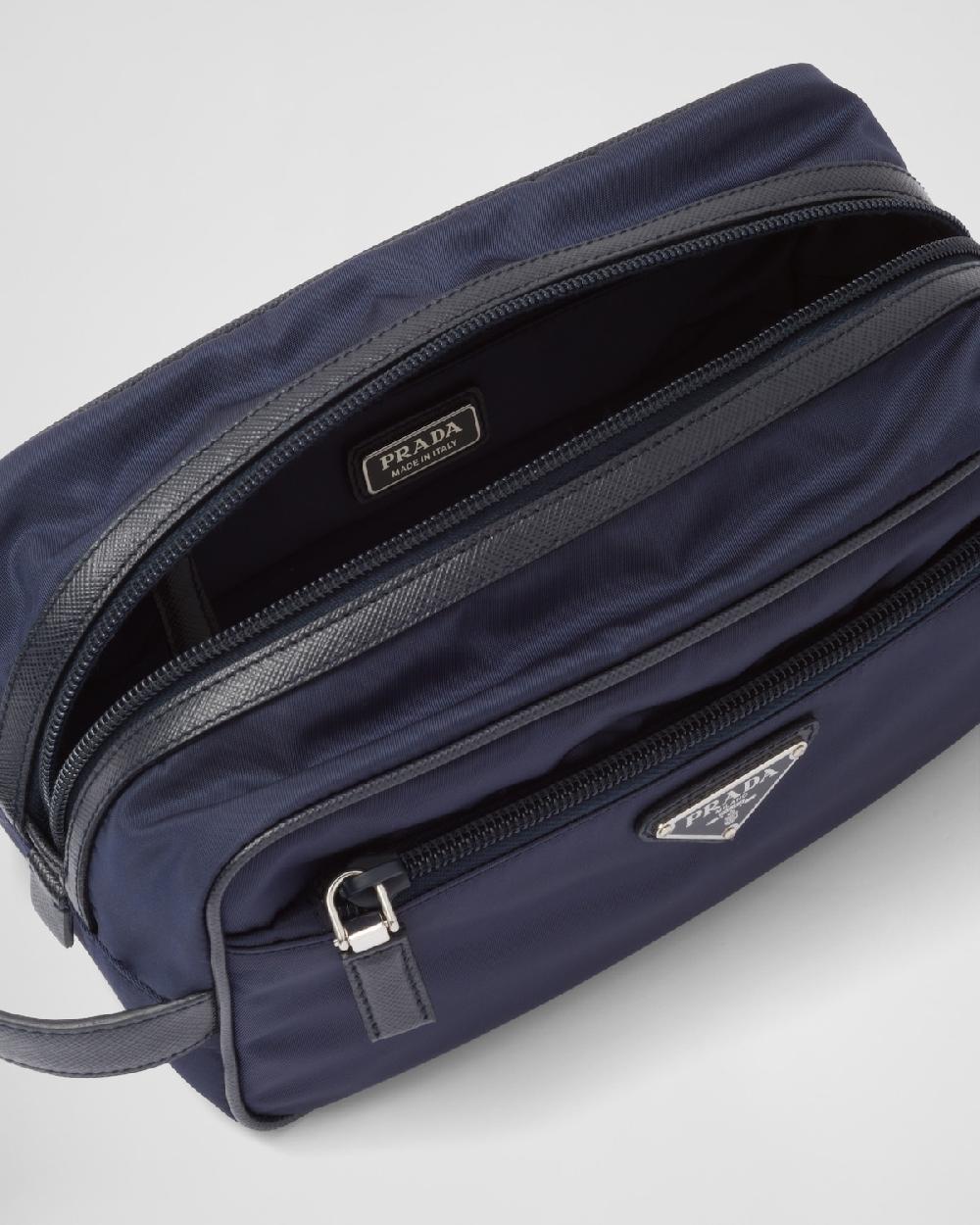 Prada Pouch de viaje de Re-Nylon y piel Saffiano Rebajas online