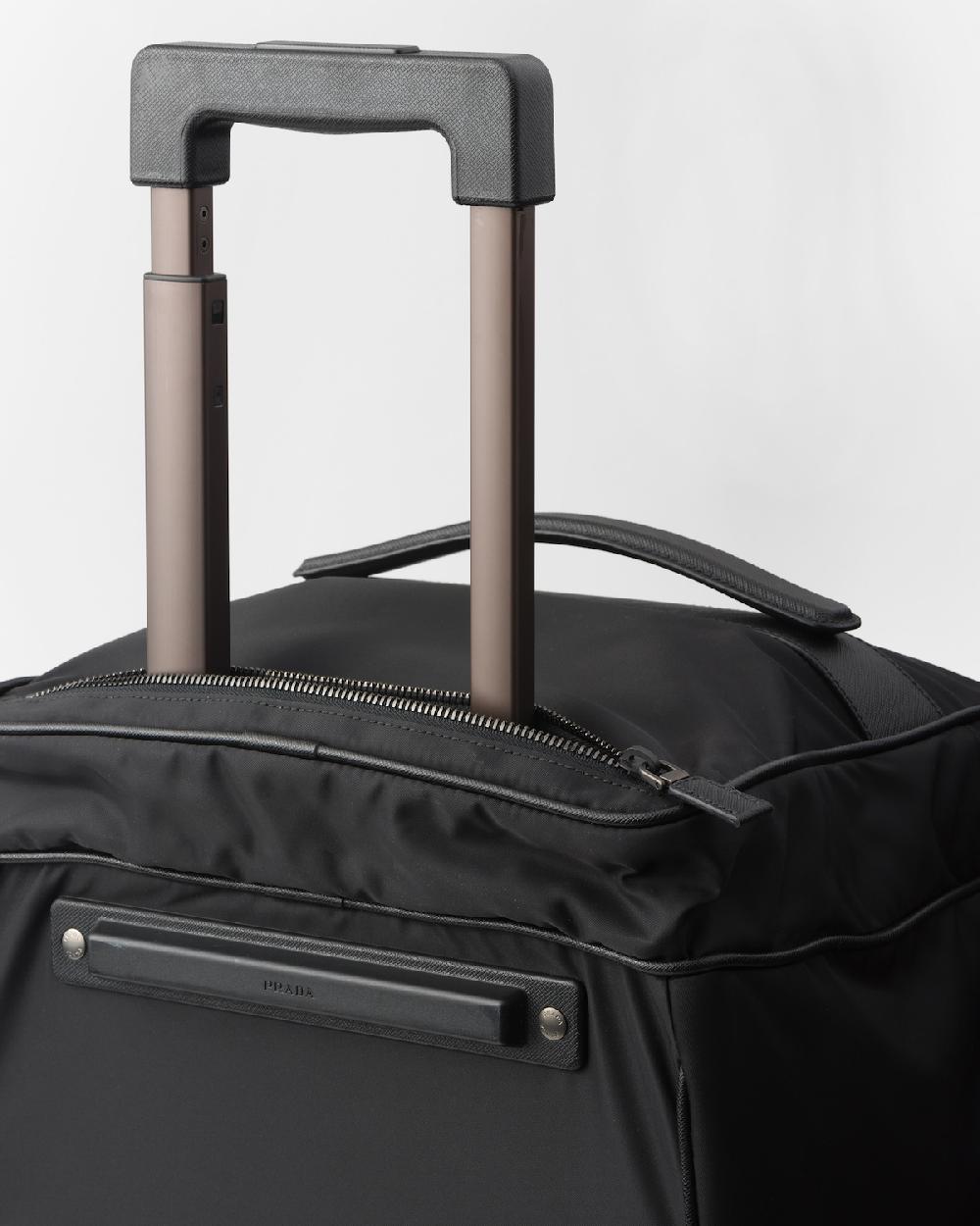 Prada Trolley de Re-Nylon y piel Saffiano Envío gratis