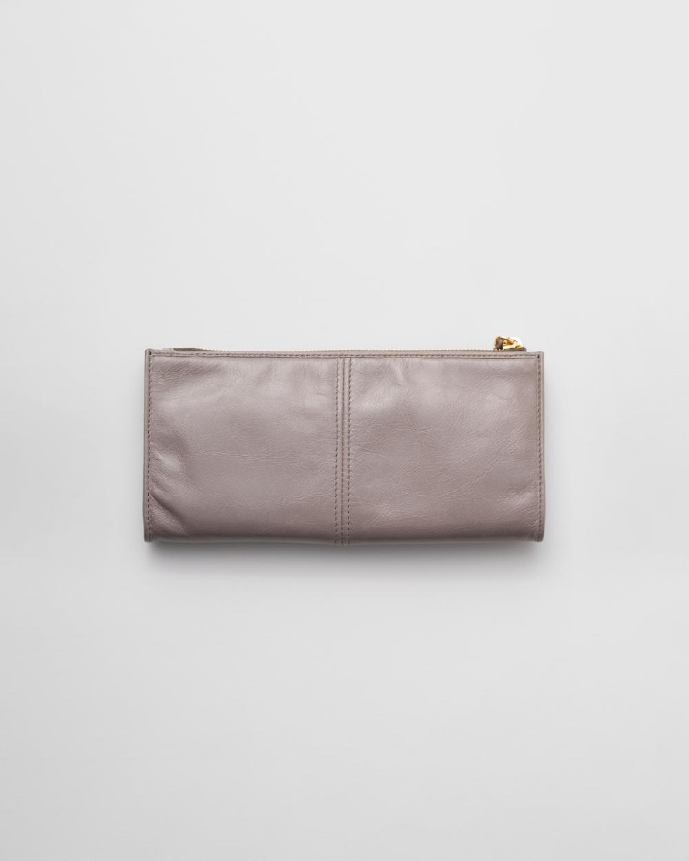 Prada Pouch de piel Descuentos del mes
