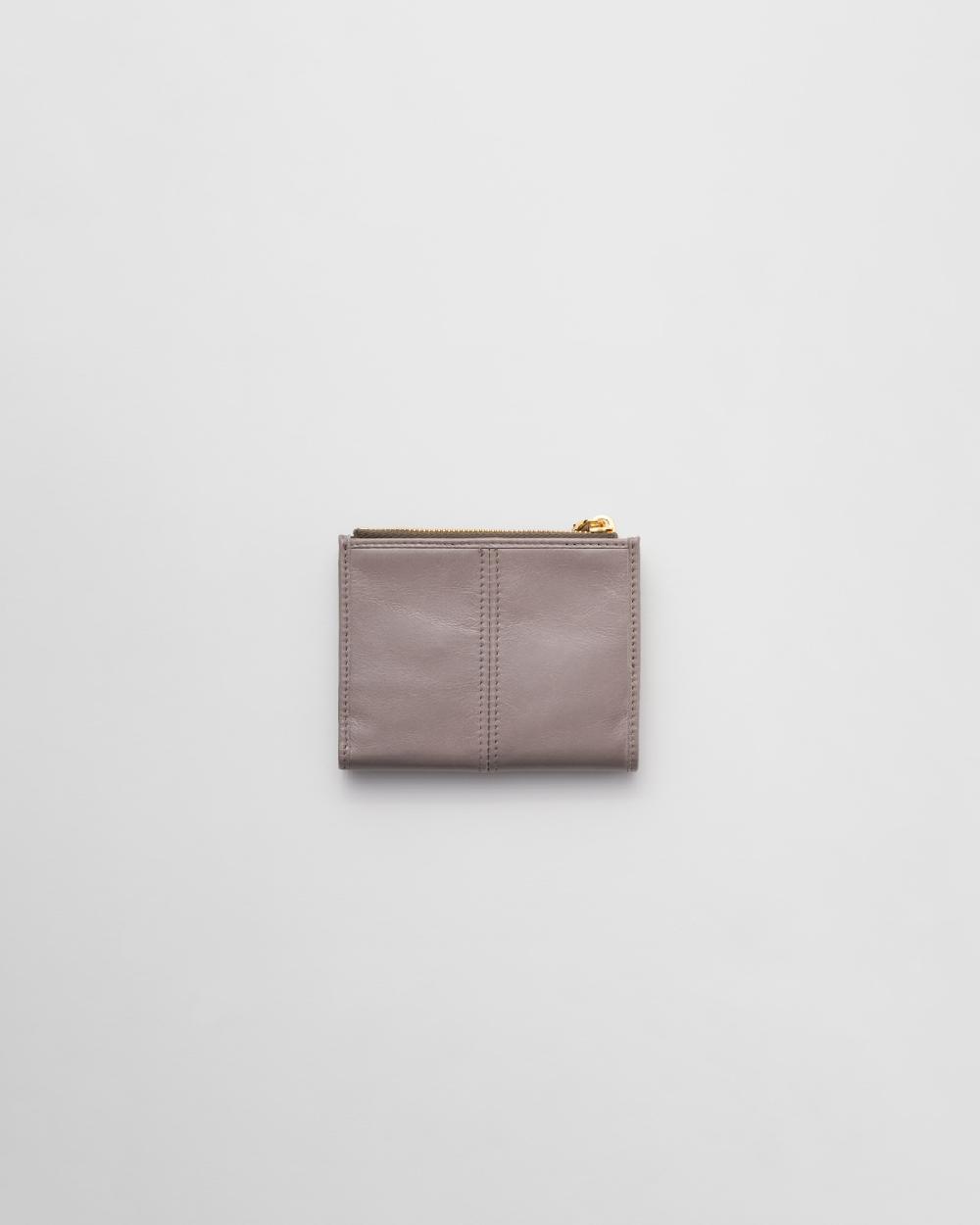 Prada Cartera pequeña de piel Última moda