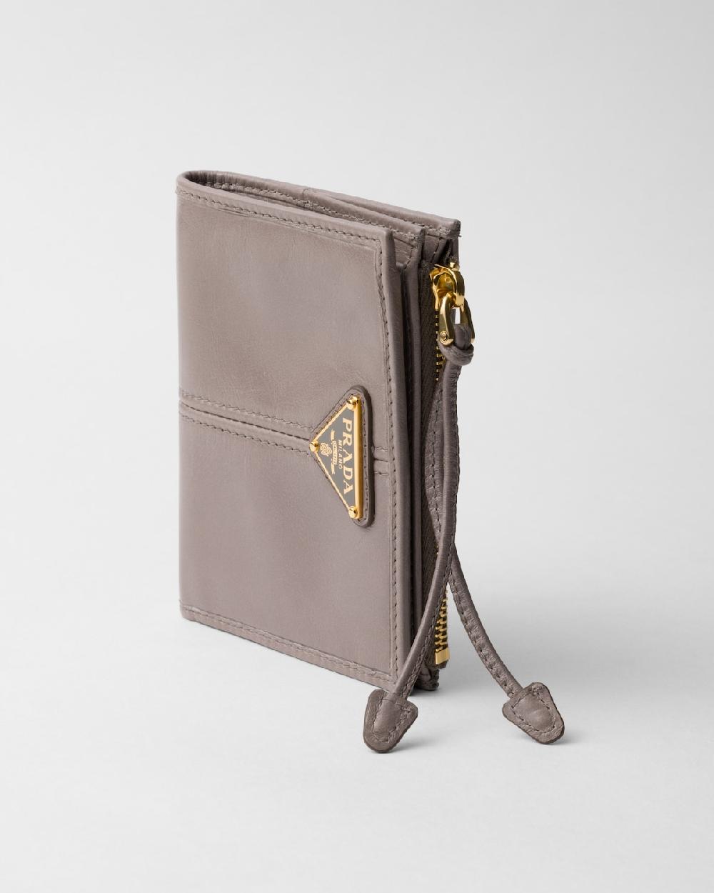 Prada Cartera pequeña de piel Última moda