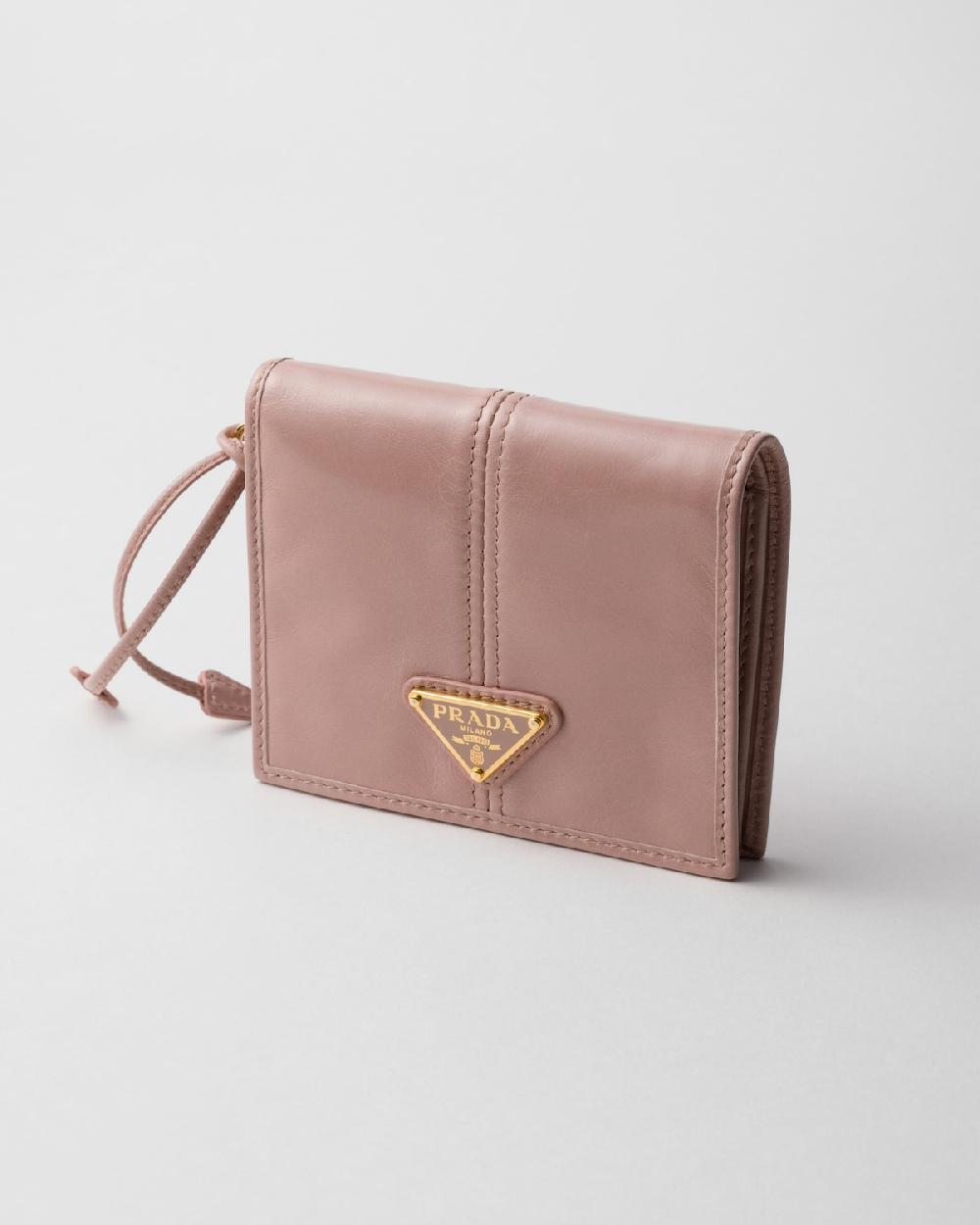 Prada Cartera pequeña de piel Ofertas de temporada