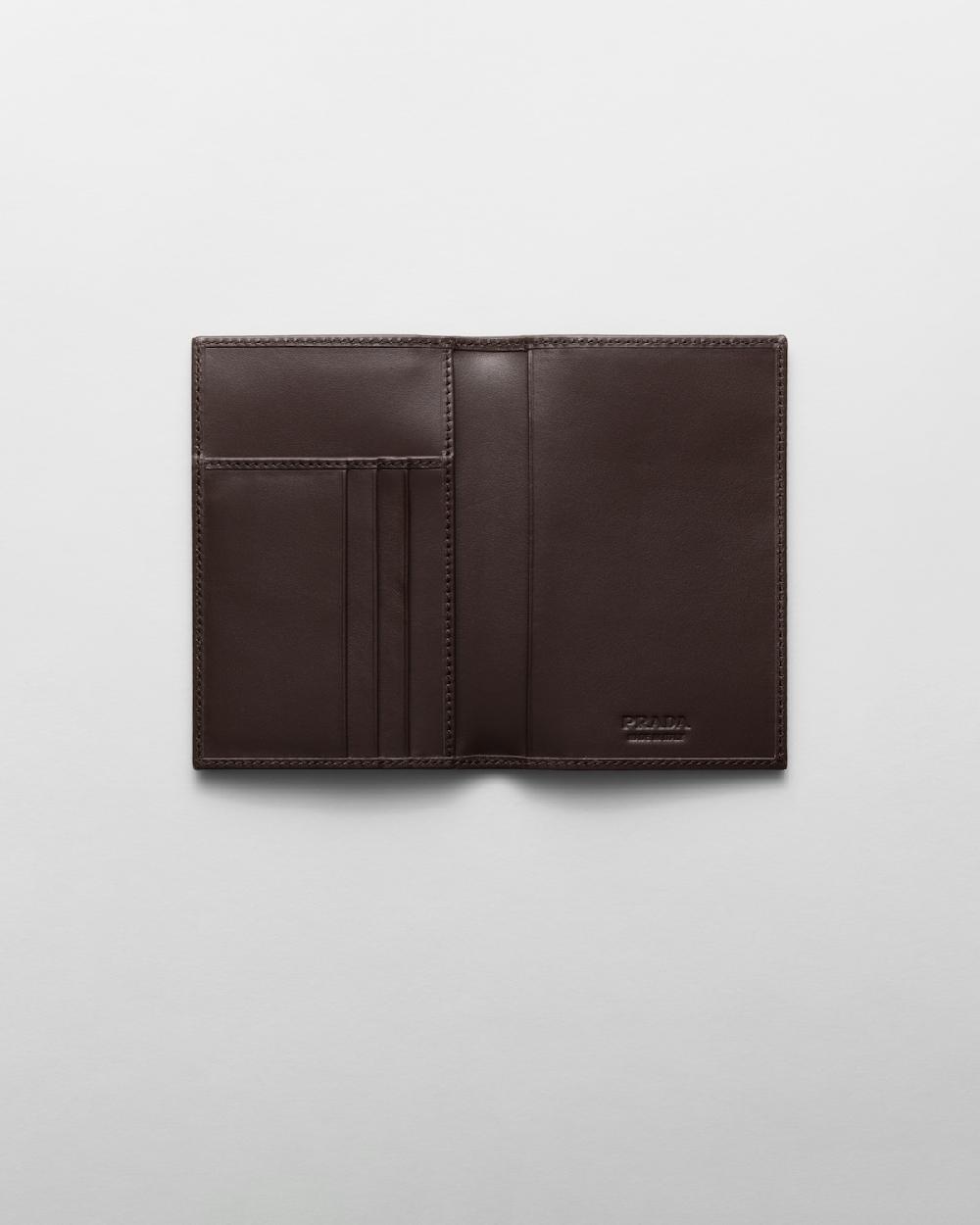 Prada Funda para pasaporte de Re-Nylon y piel Últimos 3 días