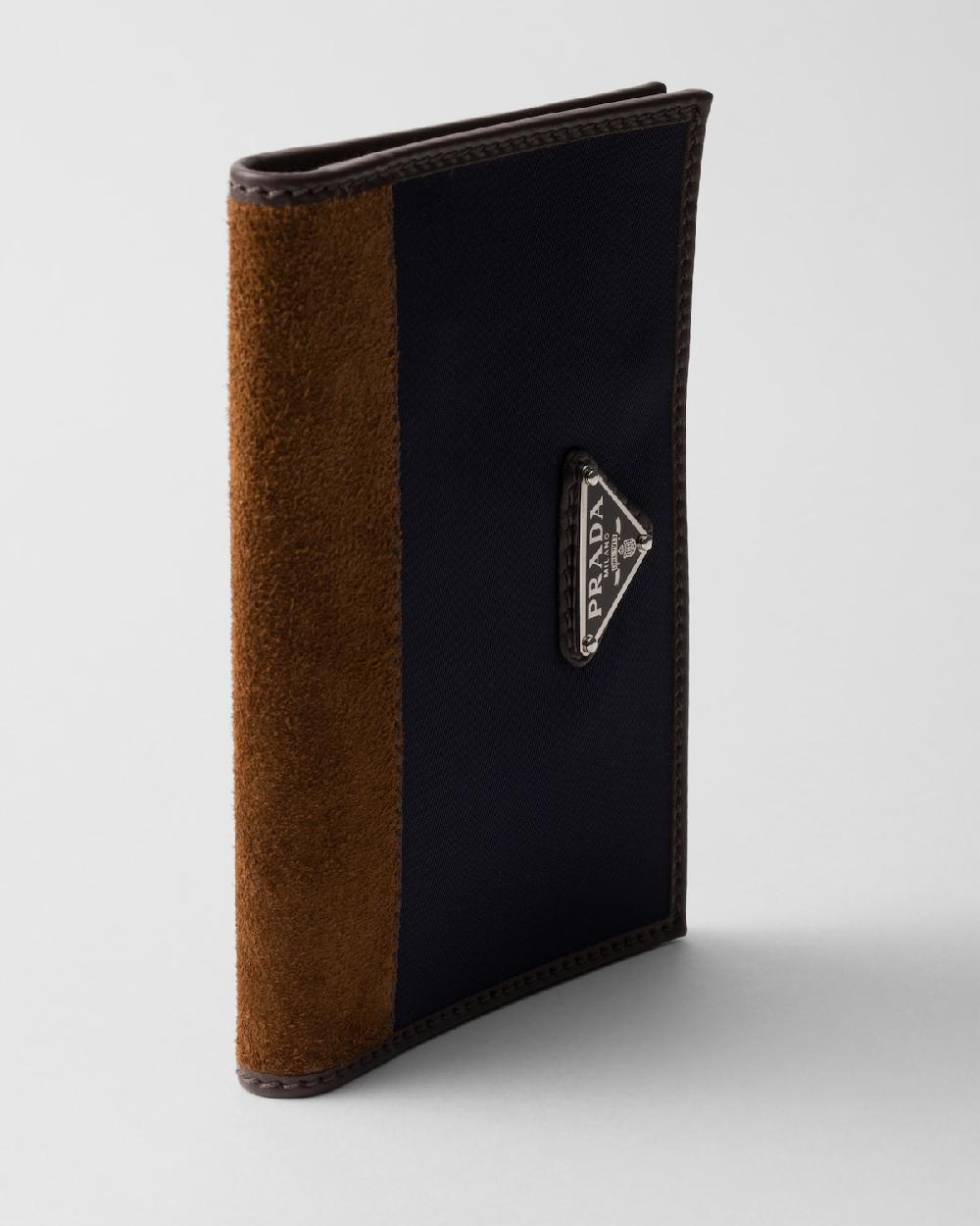 Prada Funda para pasaporte de Re-Nylon y piel Últimos 3 días