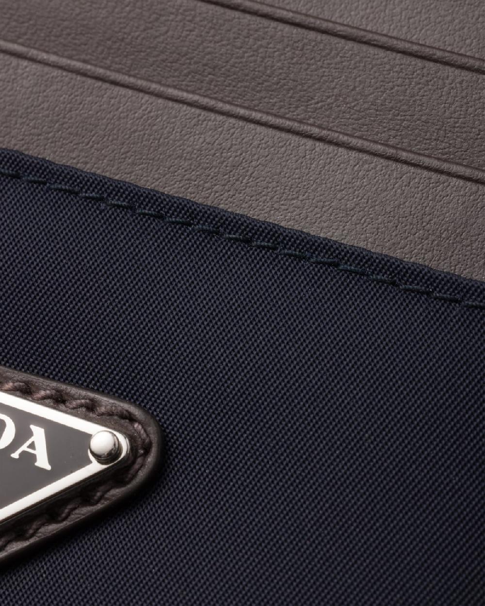 Prada Tarjetero de piel y Re-Nylon ÚLTIMAS EDICIONES
