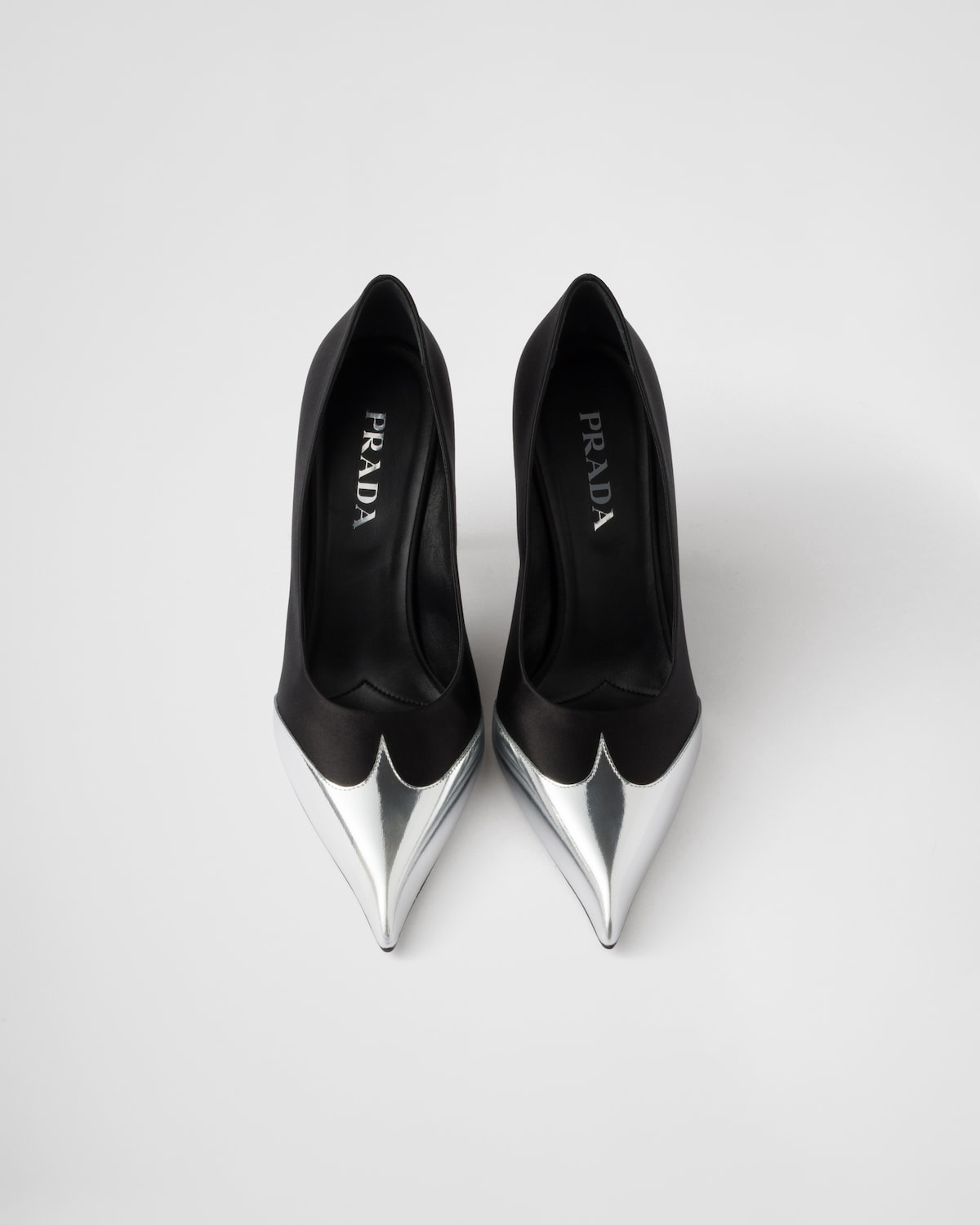 Prada Zapatos de tacón de satén y piel metalizada Descuento por venta flash