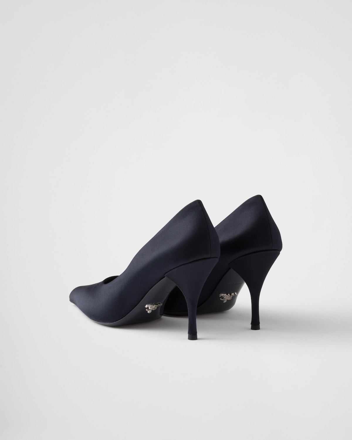 Prada Zapatos de salón de satén Ofertas de temporada