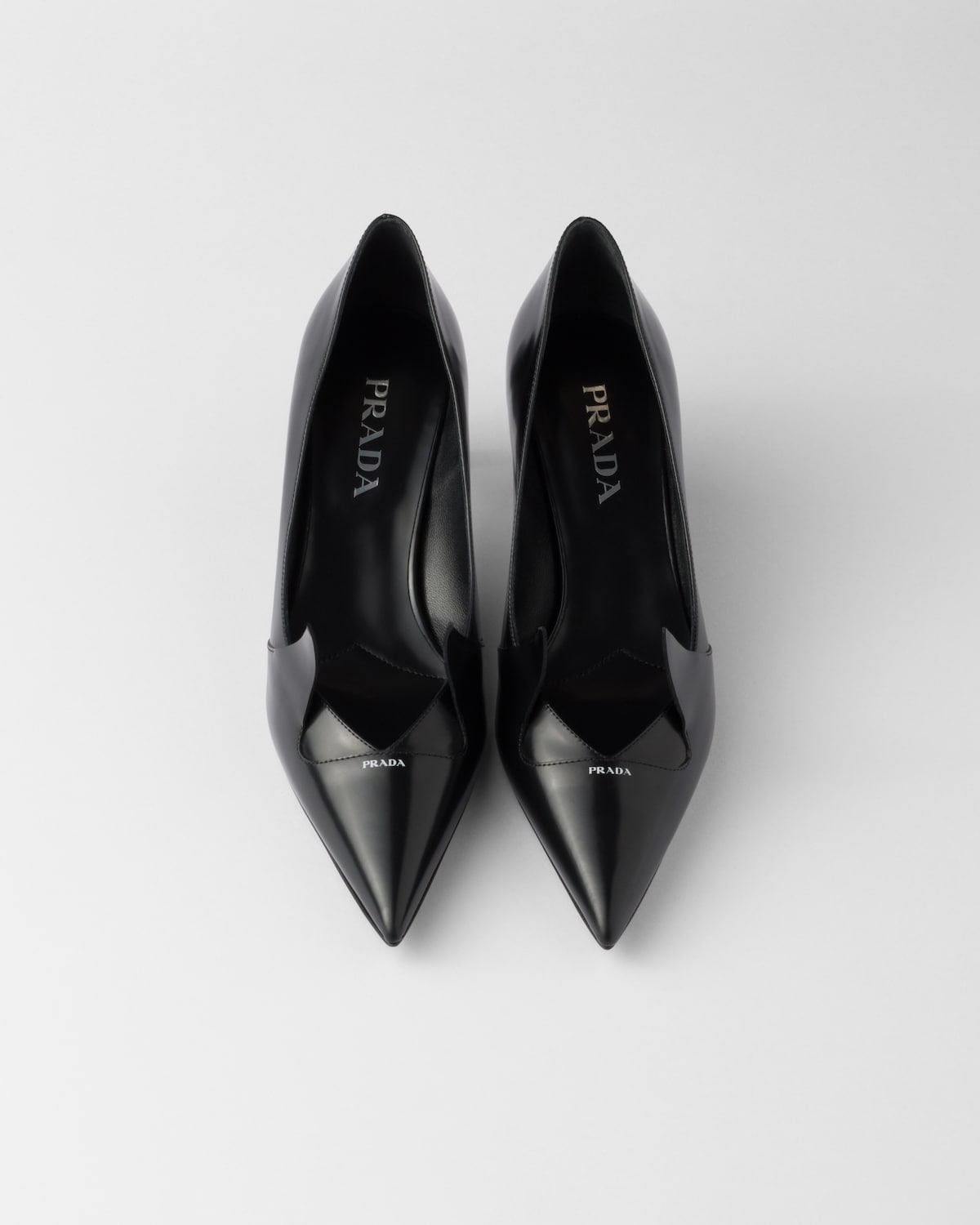 Prada Zapatos de tacón en piel cepillada en dos tonos En línea