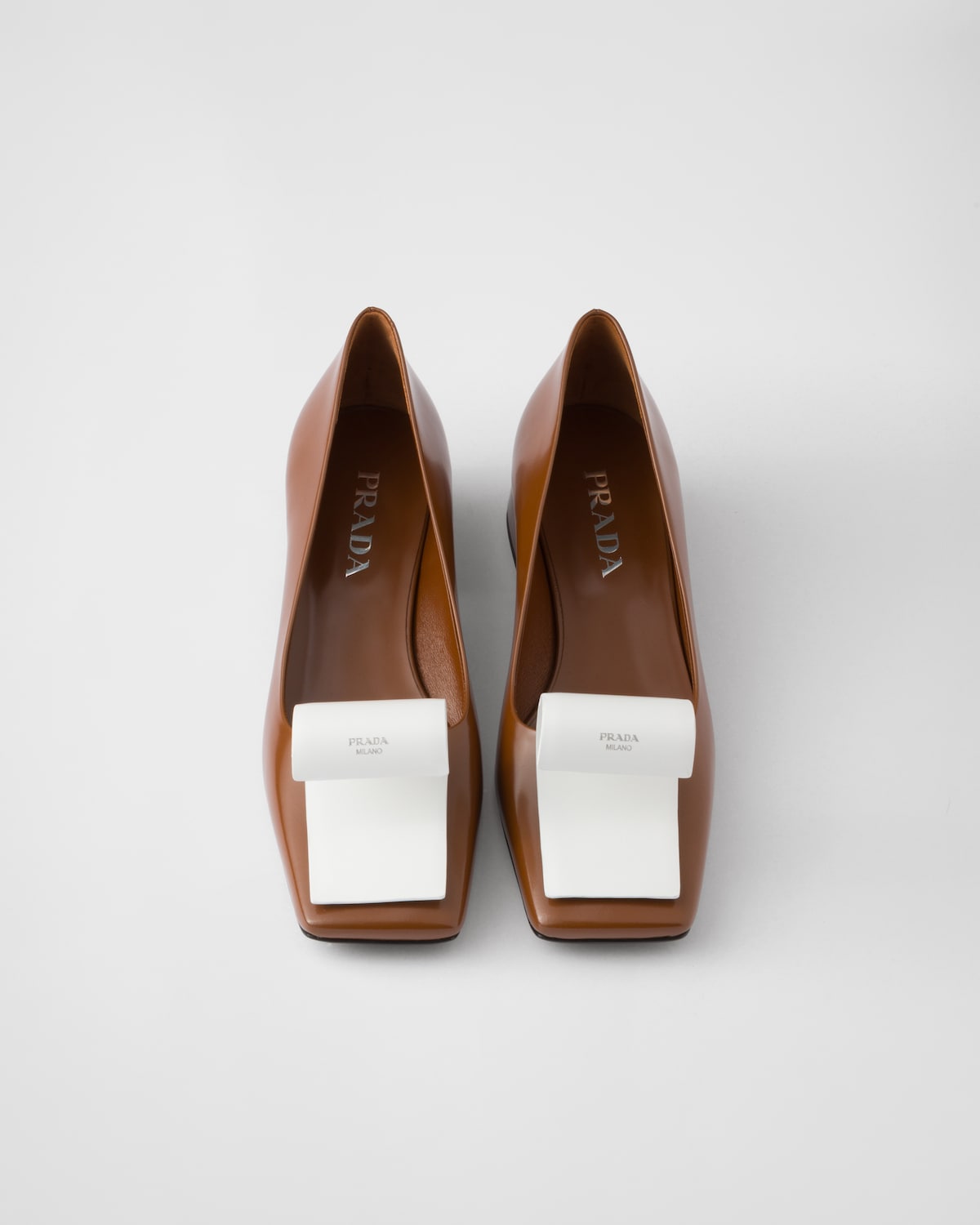 Prada Zapatos de tacón en piel cepillada en dos tonos Outlet online
