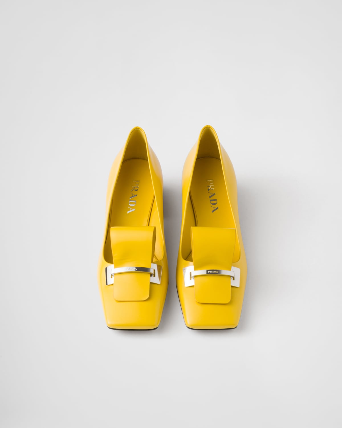 Prada Zapatos de tacón en piel cepillada Rebajas