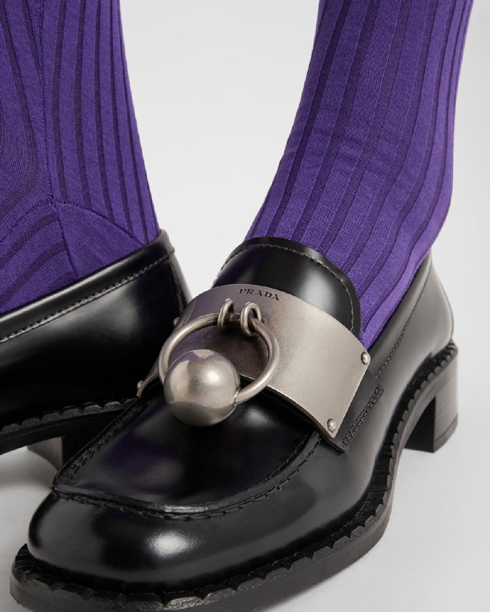 Prada Mocasines de piel cepillada con detalles de metal En oferta