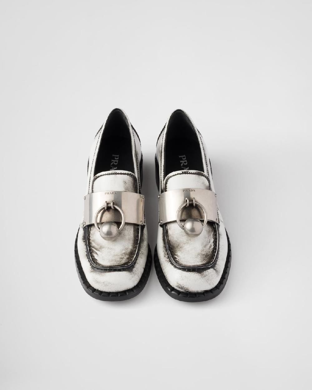 Prada Mocasines de piel cepillada con detalles de metal Gran oferta