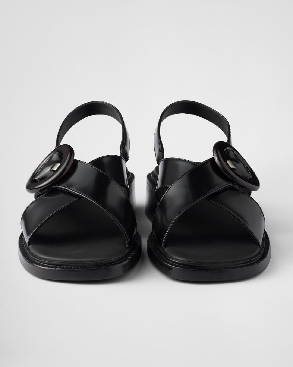 Prada Sandalias de piel cepillada con hebilla Los más vendidos