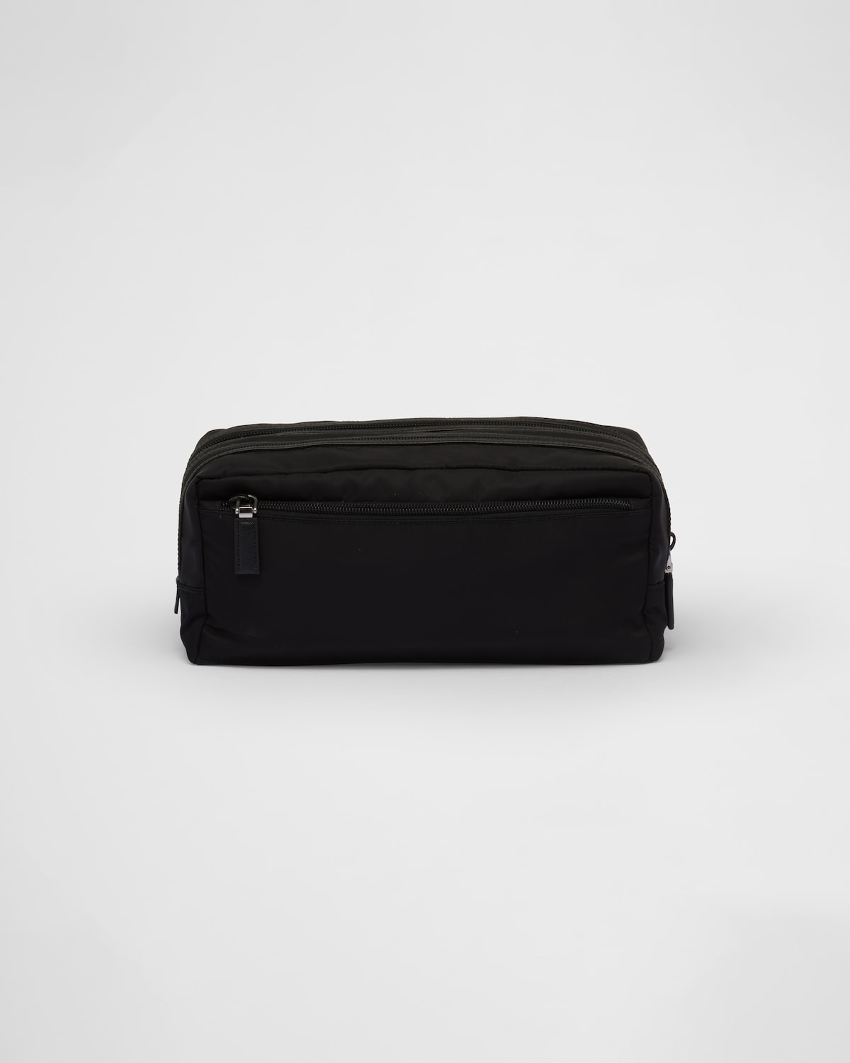 Prada Pouch de viaje de Re-Nylon y piel Saffiano Envío gratis