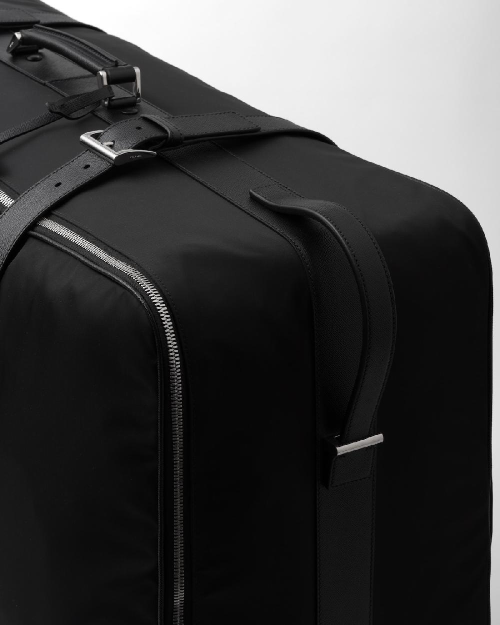 Prada Maleta de Re-Nylon y piel Saffiano Envío gratis