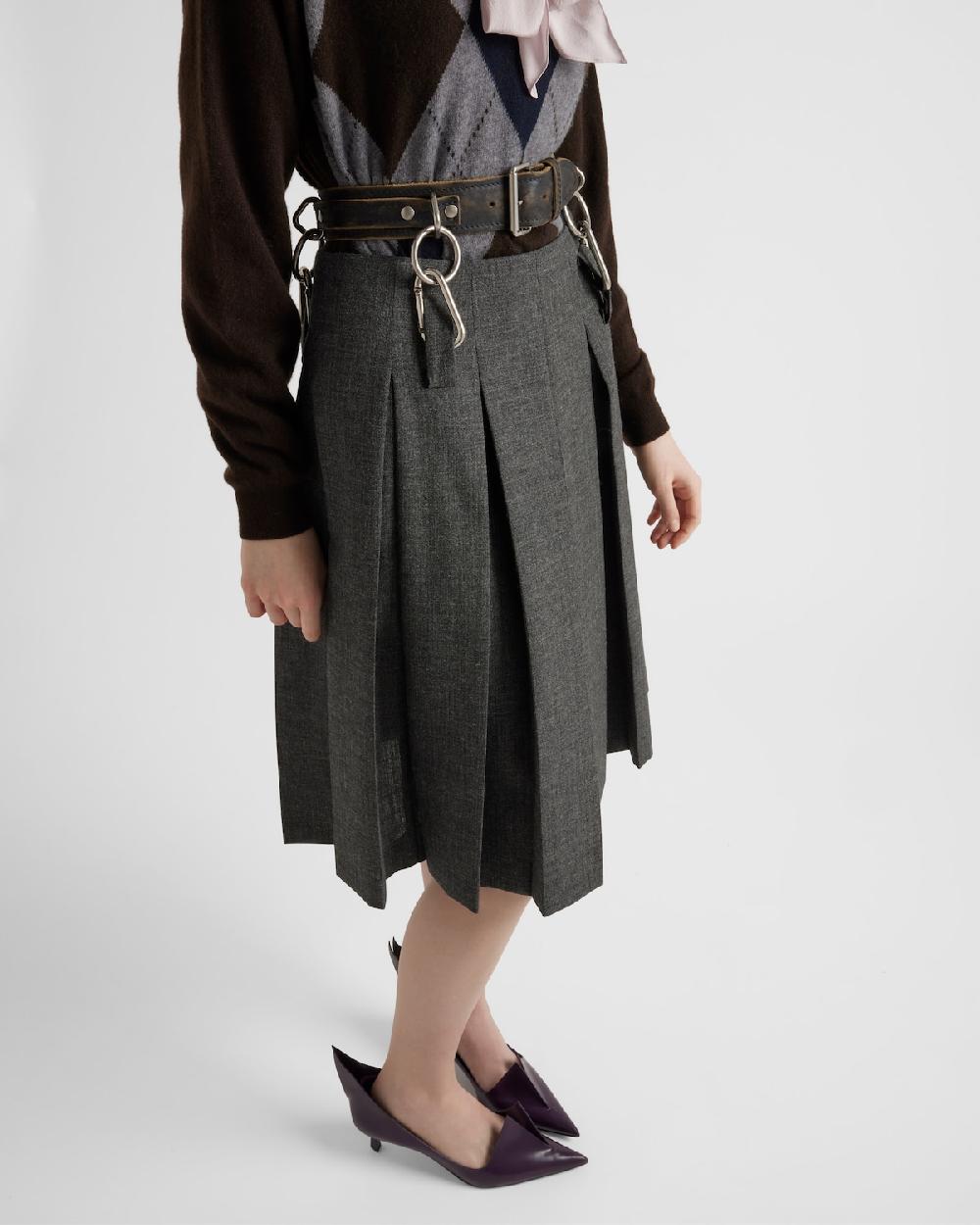 Prada Falda plisada con cinturón y pespuntes Oferta exclusiva