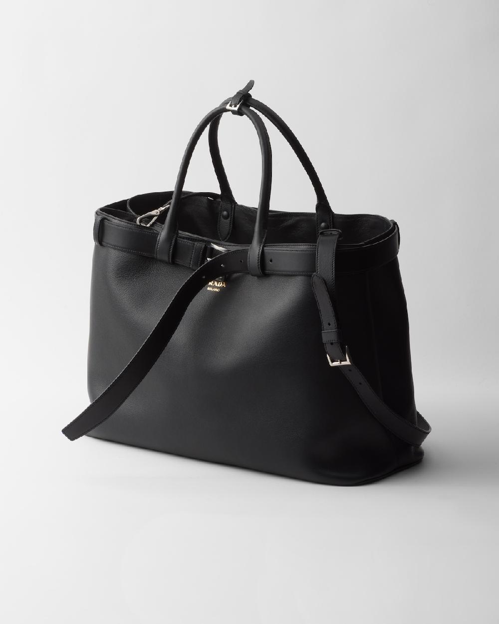 Prada Bolso Prada Buckle de piel con cinturón Liquidación