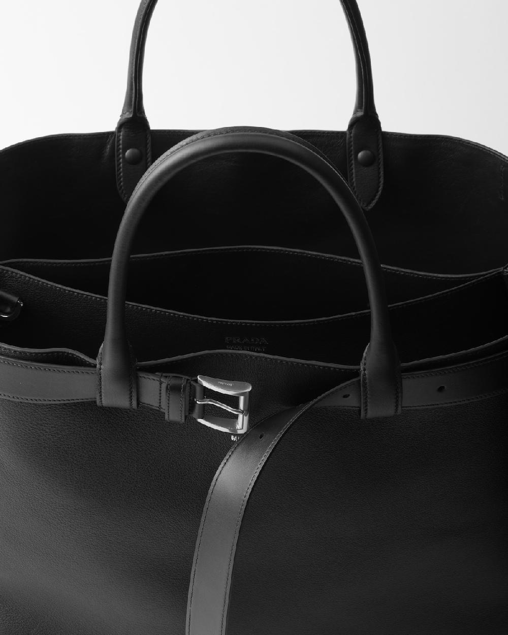 Prada Bolso Prada Buckle de piel con cinturón Liquidación