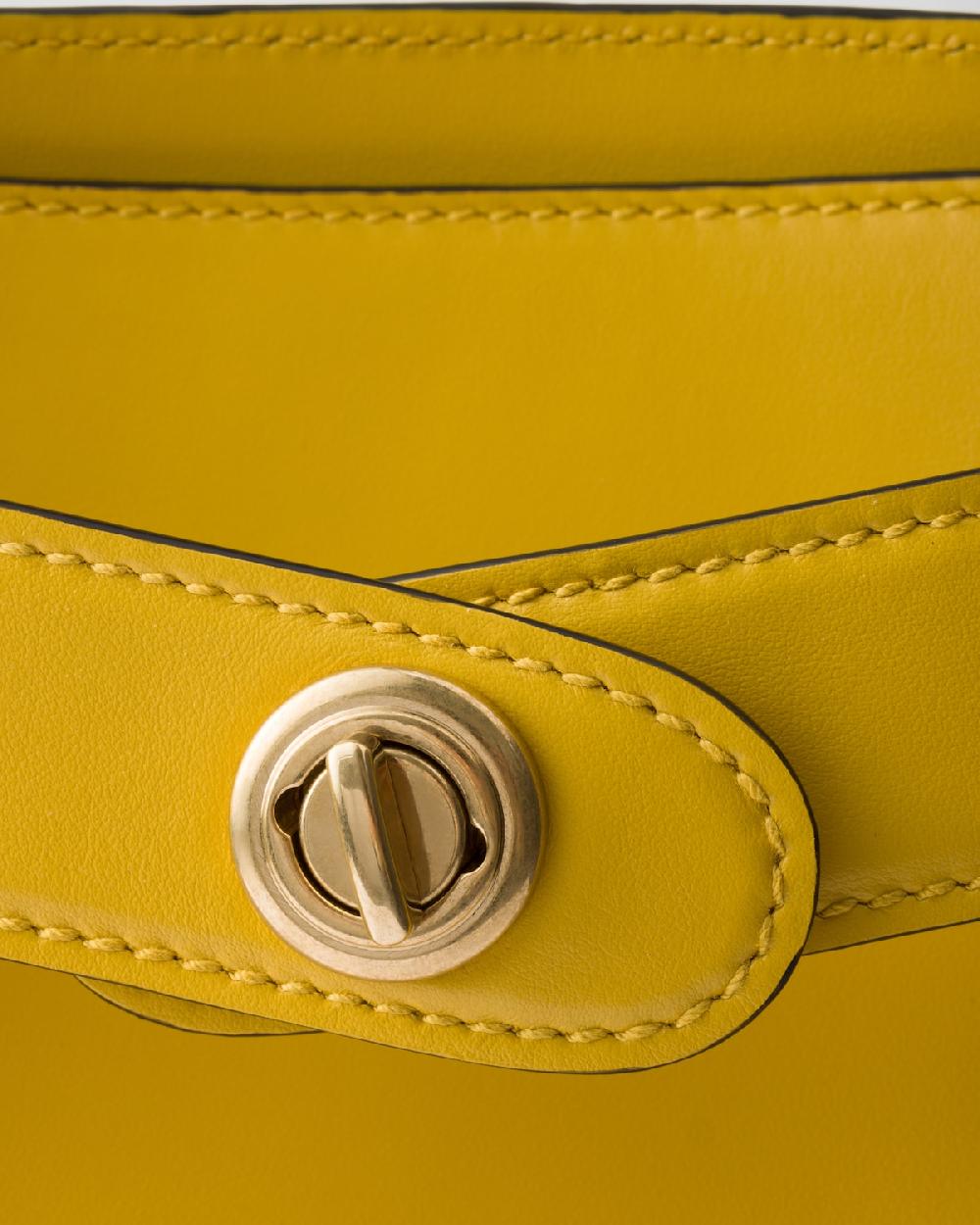 Prada Bolso Prada Etude de piel grande En oferta